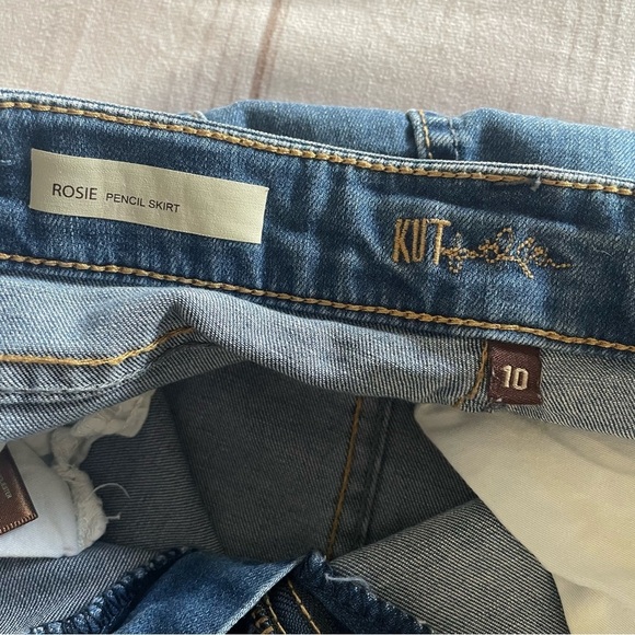 Kut from the Kloth Rosie Pencil Skirt Women’s 10 Blue Medium Wash Denim Slit - Picture 2 of 16